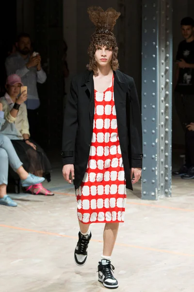 Look 12